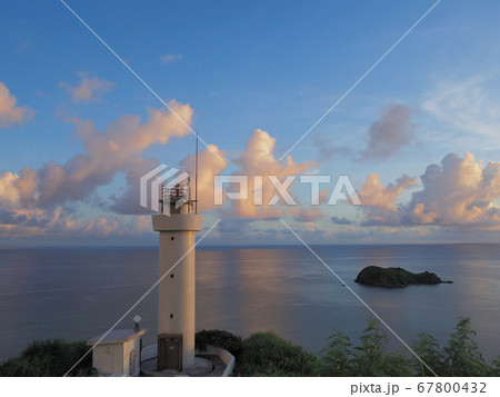 石垣島最北端の平久保埼灯台から見る景色(海、昼、夕日) 67800432