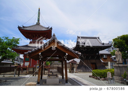 城下町の風情を残す尼崎寺町の長遠寺 城下町の風情を残す尼崎寺町の長遠寺 67800586