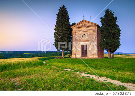 Old Vitaleta chapel on the grain field in Tuscany, Italy Old Vitaleta chapel on the grain field in Tuscany, Italy 67802875