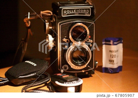 古い二眼レフカメラ（ローライコード）の写真素材 [67805907] - PIXTA