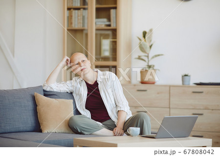 Modern Bald Woman at Home Modern Bald Woman at Home 67808042