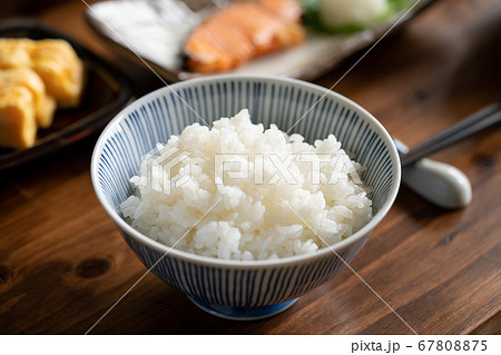 白いご飯と朝食のおかずの写真素材