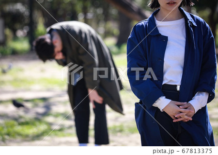 別れるカップル 67813375