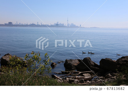 カナダのトロント近郊の五大湖ほとりの公園、ハンバーグベイ　パーク　イースト 67813682