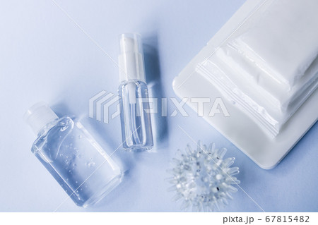 ウィズコロナ時代の携帯品 67815482