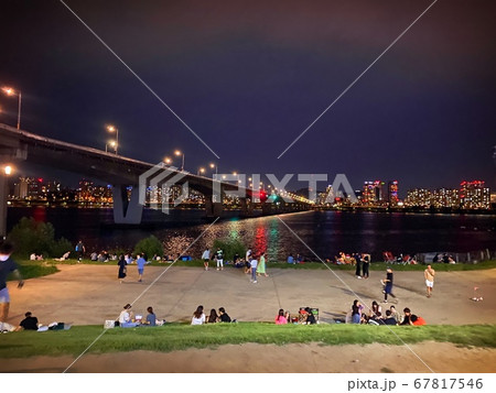 夜景 都市 都会 67817546