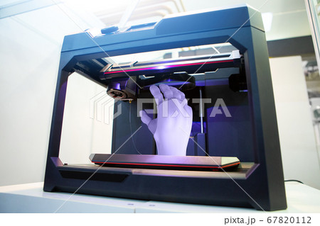 Hand in 3D printer 67820112