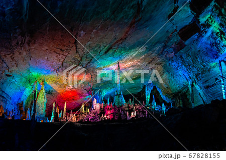 Stunning interior of Huanglong Yellow Dragon Cave 67828155