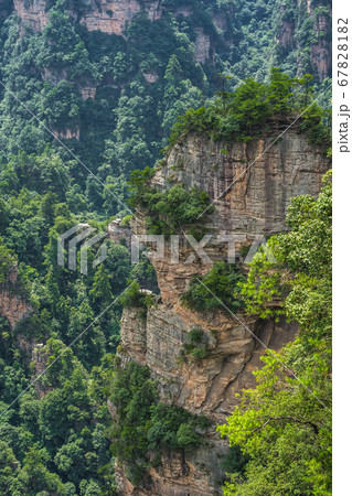 Stunning Mountain formations in Zhangjiajie Stunning Mountain formations in Zhangjiajie 67828182