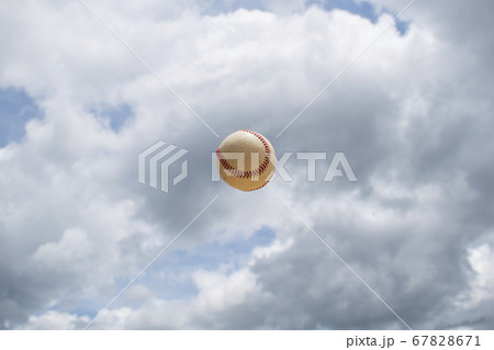 雲とボール 雲とボール 67828671