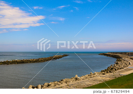 宮城県名取市閖上の海景 67829494