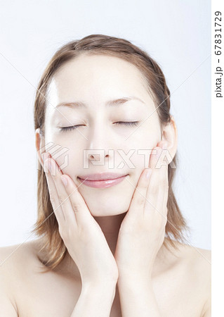 スキンケアイメージ 67831729