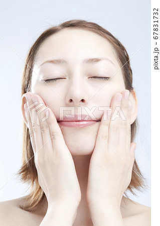 スキンケアイメージ 67831732