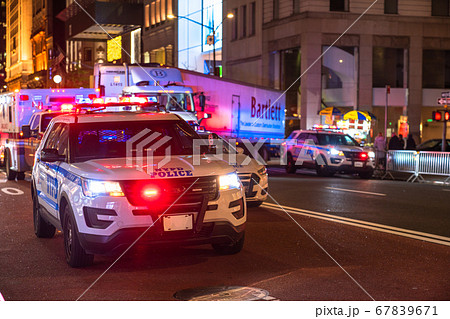 《ニューヨーク》ニューヨーク市警・マンハッタンの夜 67839671