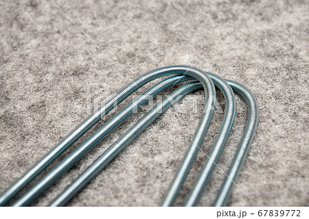 曲げたカットボルト 67839772