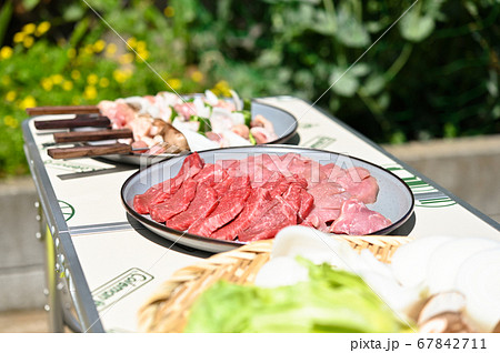 お庭でバーベキュー お庭でバーベキュー 67842711