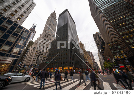 《ニューヨーク》マンハッタン・ミッドタウンのビジネス街 《ニューヨーク》マンハッタン・ミッドタウンのビジネス街 67843490