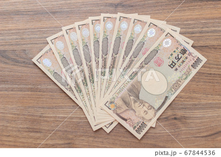お金 一万円札 お金 一万円札 67844536