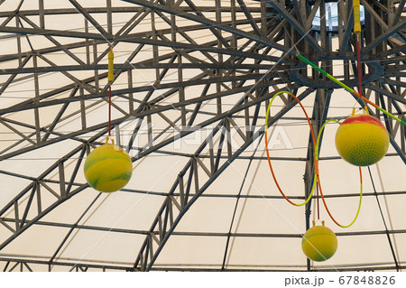 Metal ceiling structure with yellow ball hall Metal ceiling structure with yellow ball hall 67848826