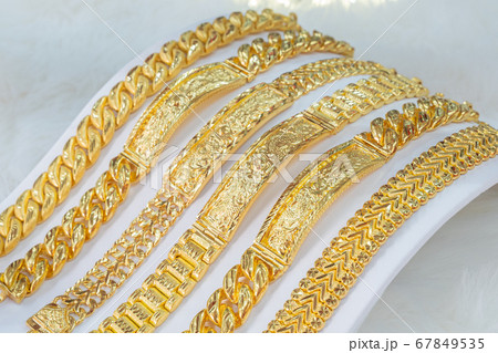 gold bracelet luxury