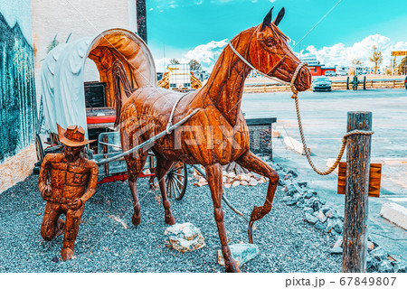 Statues, sculptures of iron metalwork near the Statues, sculptures of iron metalwork near the 67849807