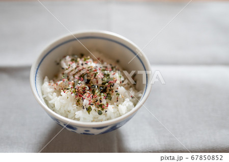 梅のふりかけご飯 梅のふりかけご飯 67850852