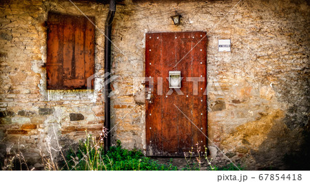 old door horizontal photography italy architecture in Monteveglio old door horizontal photography italy architecture in Monteveglio 67854418