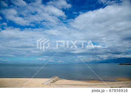 真夏の青空 67856916