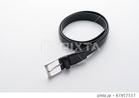 男性用の革ベルト 67857557