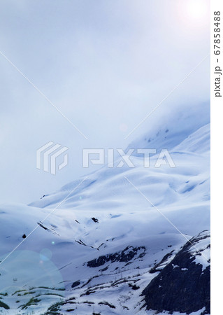 雪の山 雪山 ゆきやま 67858488