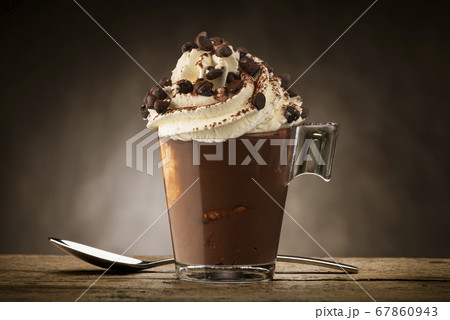 coffee cream cup 67860943