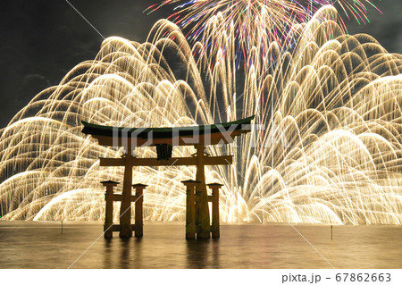 宮島水中花火大会 67862663