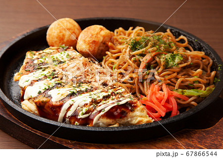 お好み焼き、焼きそば、たこ焼きセット お好み焼き、焼きそば、たこ焼きセット 67866544