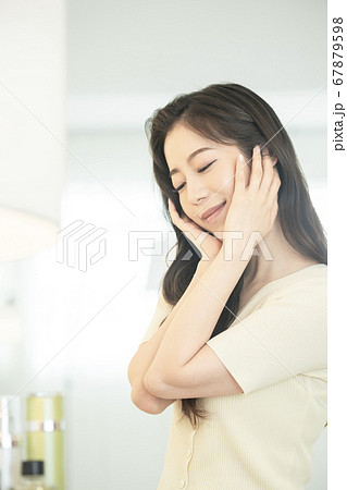 ビューティー 女性 女 67879598