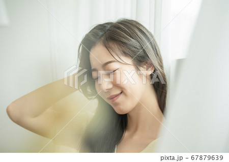 ビューティー 女性 女 67879639