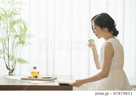 女性 女 女の子 67879651