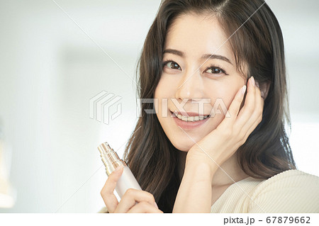 ビューティー 女性 女 67879662
