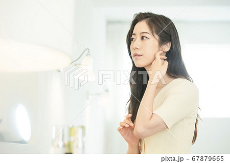 ビューティー 女性 女 67879665