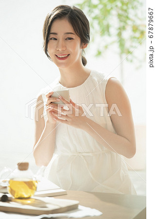 ライフスタイル 女性 女 67879667