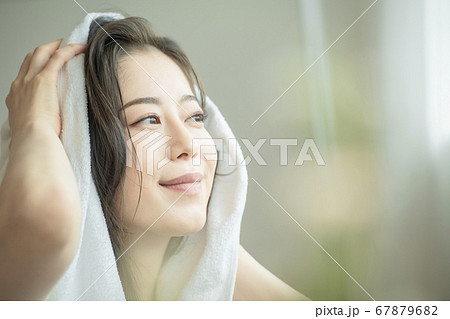 ライフスタイル ビューティー 女性 67879682