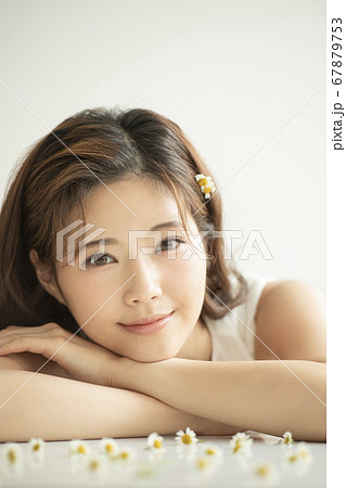 女性 女 女の子 67879753
