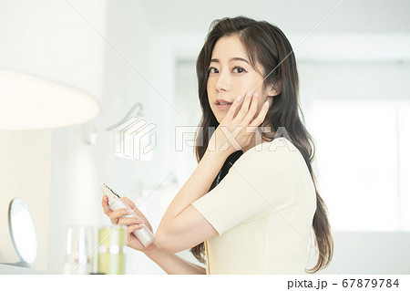 ビューティー 女性 女 67879784
