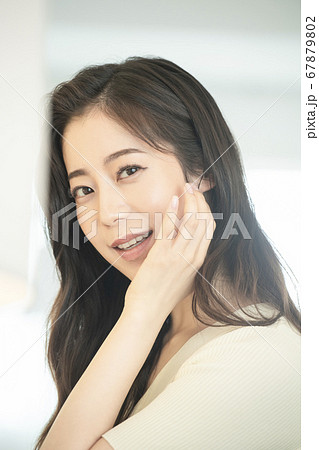 ビューティー 女性 女 67879802
