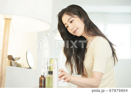 ビューティー 女性 女 67879804