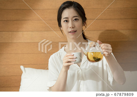 ライフスタイル 女性 女 67879809