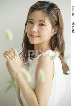 女性 女 女の子 67879819