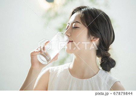 ライフスタイル 女性 女 67879844