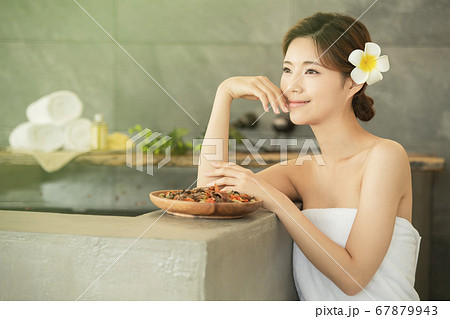 ビューティー 女性 女 67879943