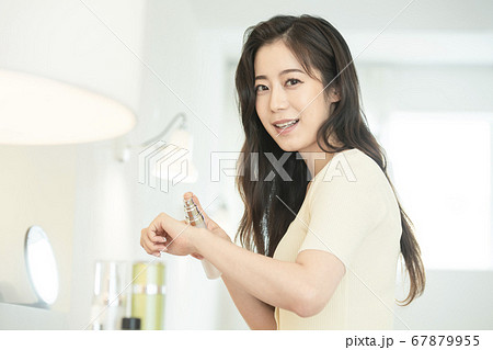 ビューティー 女性 女 67879955