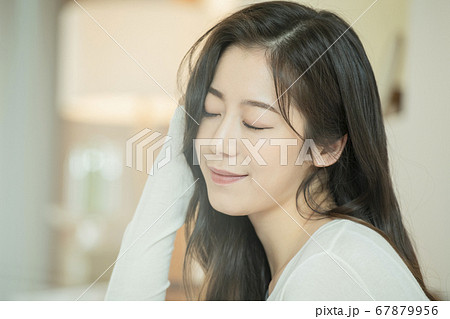 ライフスタイル ビューティー 女性 67879956